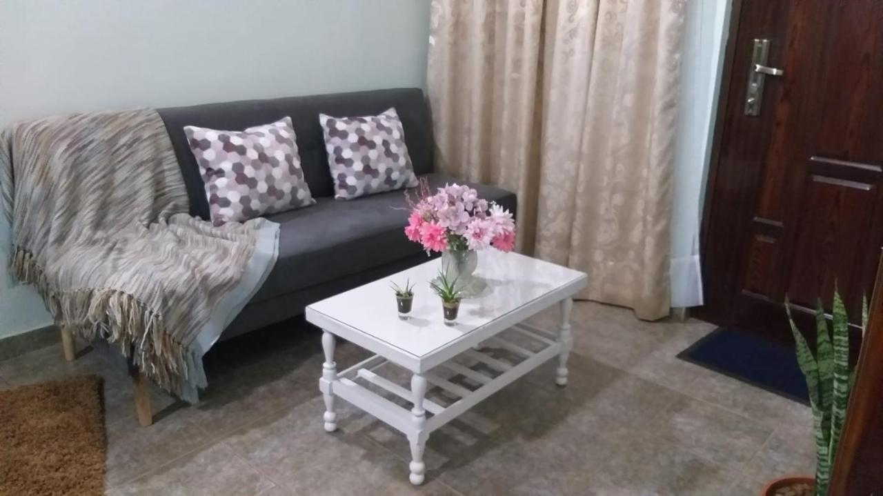 Saiyu Aeropuerto Bed and Breakfast Luque Buitenkant foto